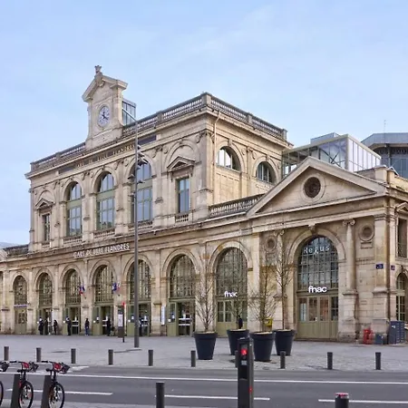 With Parking In The Heart Of Old *