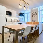 With Parking In The Heart Of Old Lilla