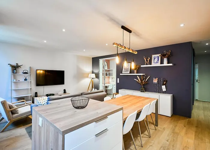 Appartement With Parking In The Heart Of Old *