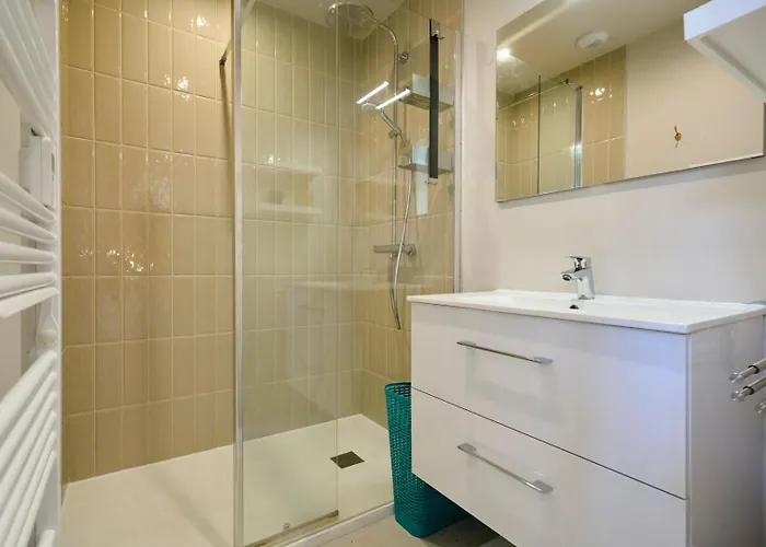 With Parking In The Heart Of Old Appartement